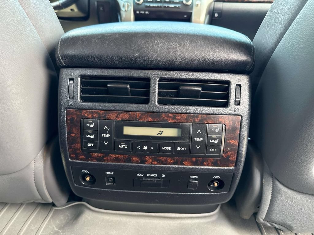 Used 2011 Toyota Land Cruiser w/ Upgrade Pkg AWD/4WD image 8