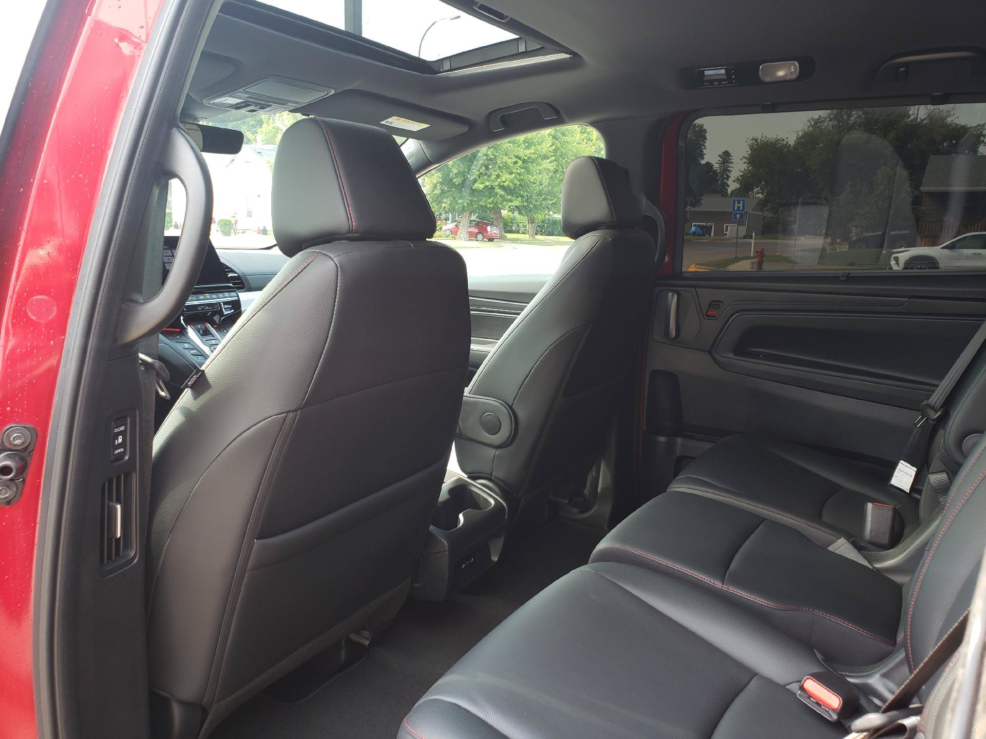 Used 2025 Honda Odyssey Sport-L image 11