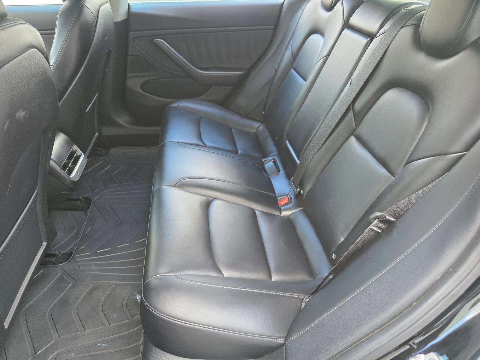 Used 2018 Tesla Model 3 Mid Range RWD image 29