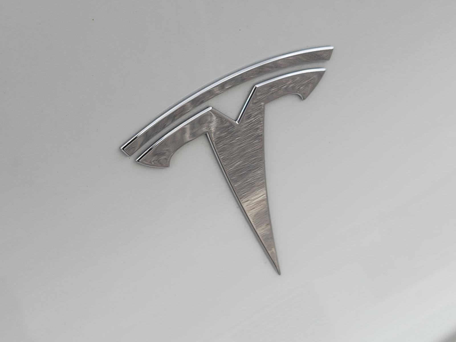 Used 2024 Tesla Model Y Long Range AWD/4WD image 12