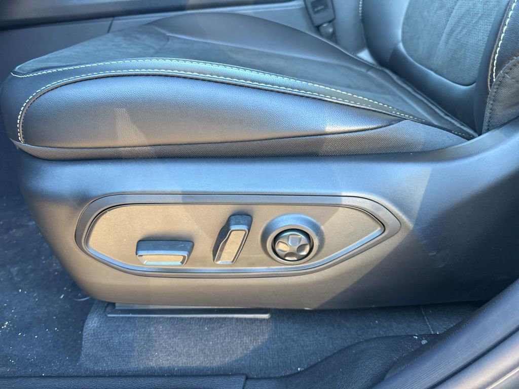 New 2026 Jeep Grand Cherokee Altitude AWD/4WD image 17