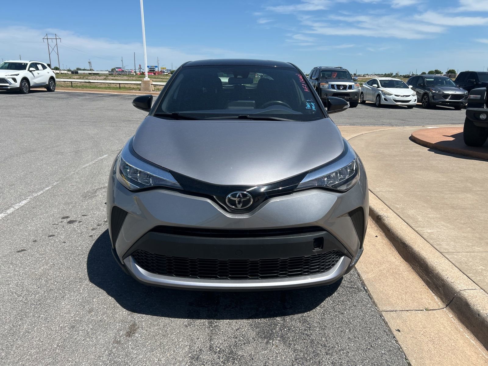 Used 2020 Toyota C-HR XLE FWD image 2