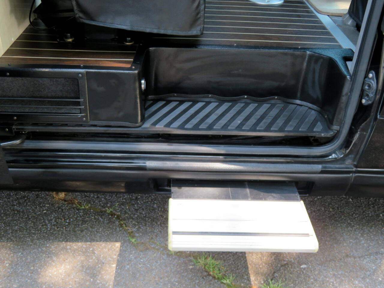 Used 2014 Mercedes-Benz Sprinter 3500 image 32