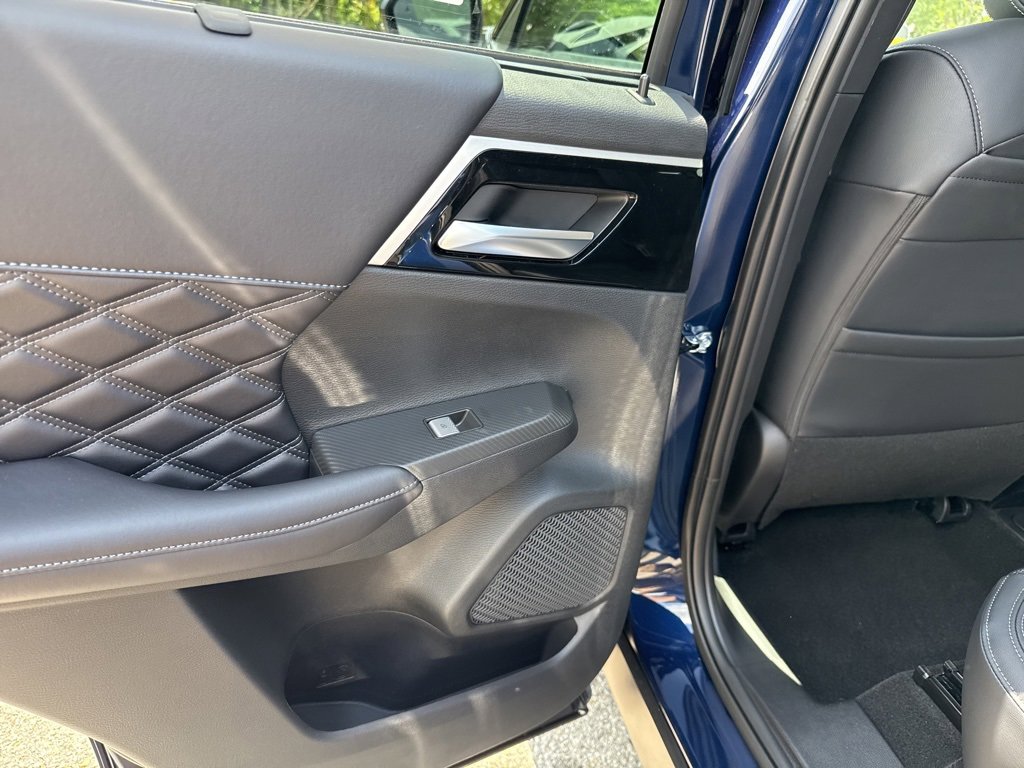 New 2025 Mitsubishi Outlander SEL image 19