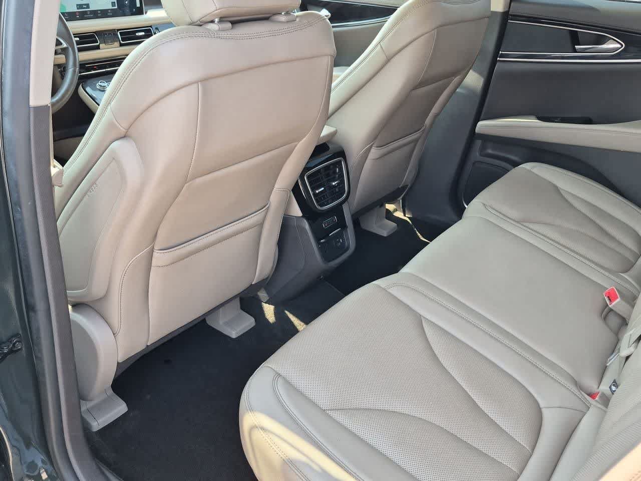 Used 2022 Lincoln Nautilus Reserve w/ Cargo Utility Package AWD/4WD image 18