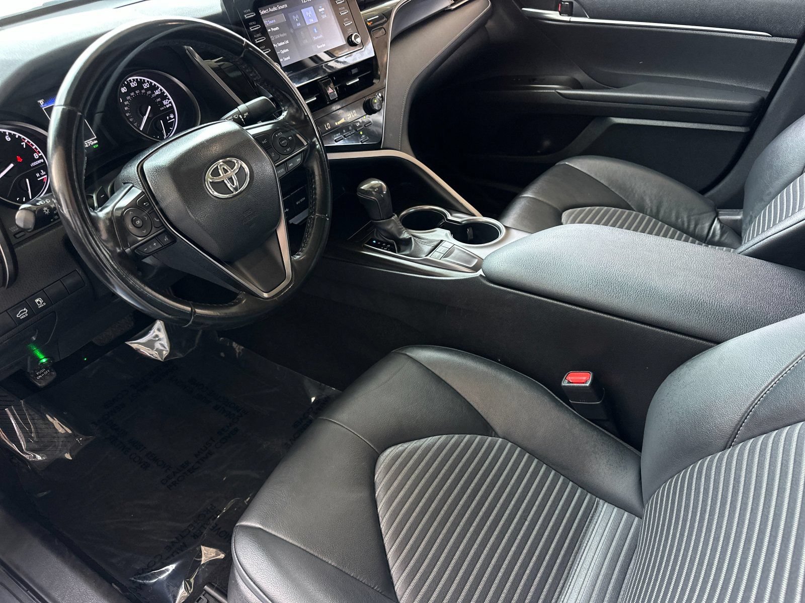 Used 2024 Toyota Camry SE FWD image 9