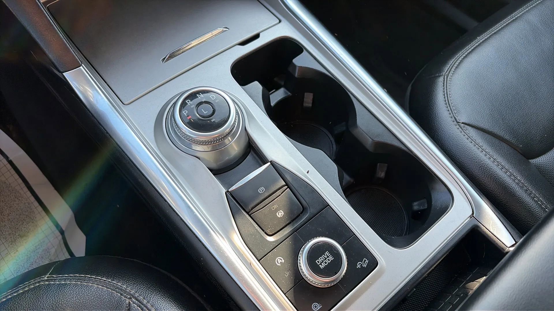 Used 2024 Ford Explorer Limited w/ Equipment Group 301A image 23