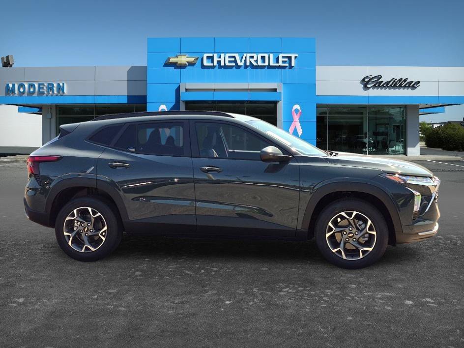 New 2026 Chevrolet Trax LT w/ LT Convenience Package FWD image 6