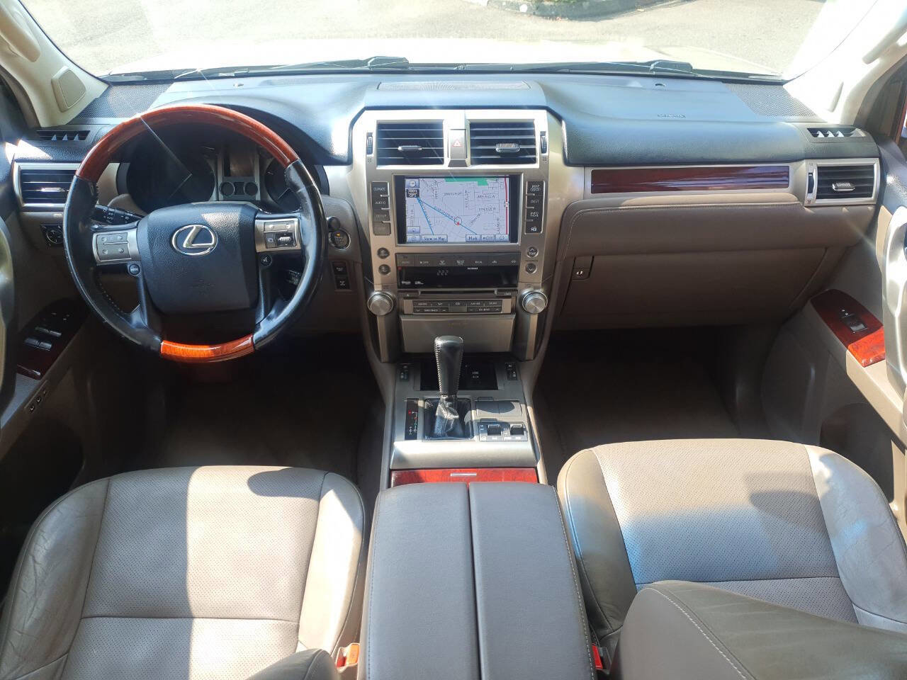 Used 2011 Lexus GX 460 image 9