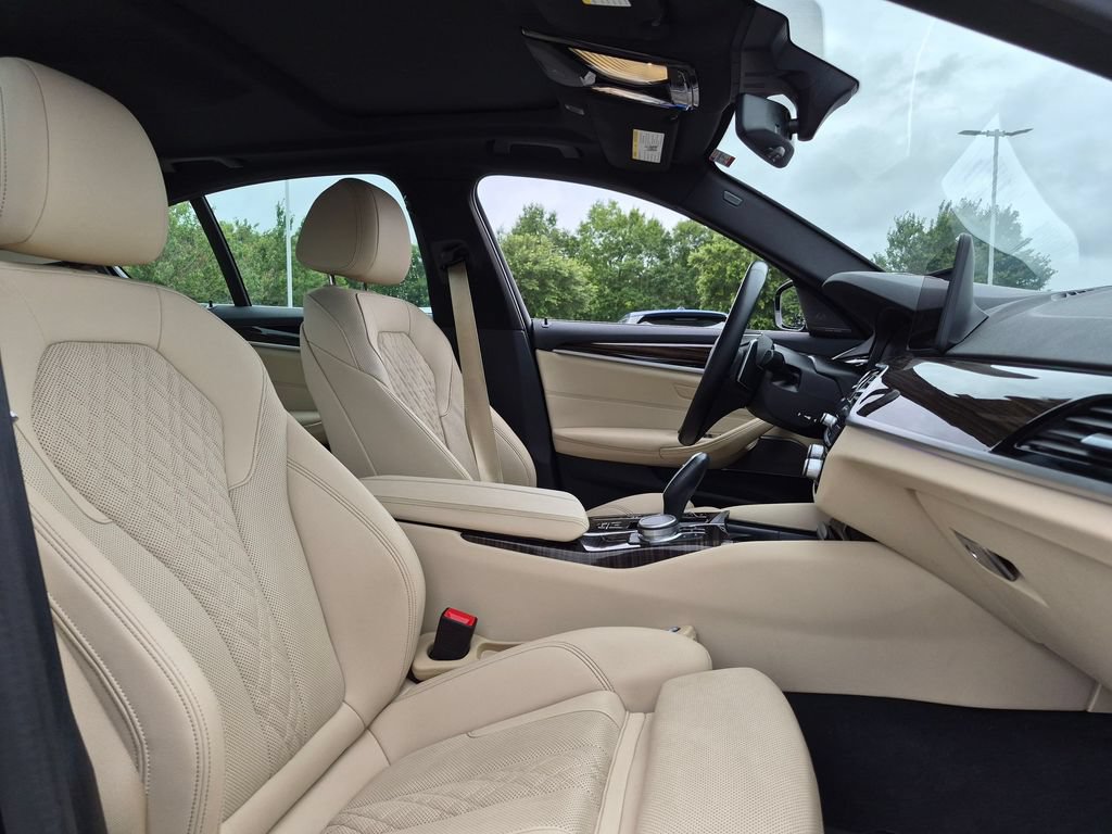 Used 2021 BMW 530e w/ Premium Package RWD image 23