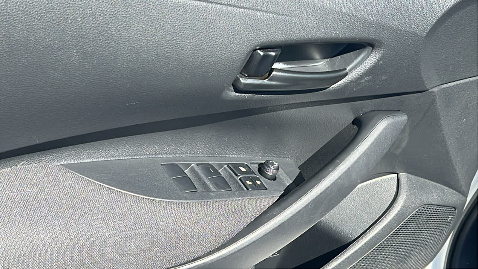 Used 2023 Toyota Corolla LE FWD image 22