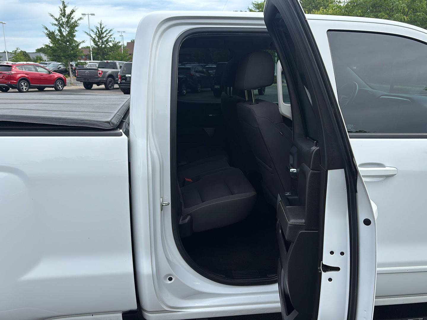 Used 2018 Chevrolet Silverado 1500 LT w/ All Star Edition AWD/4WD image 16