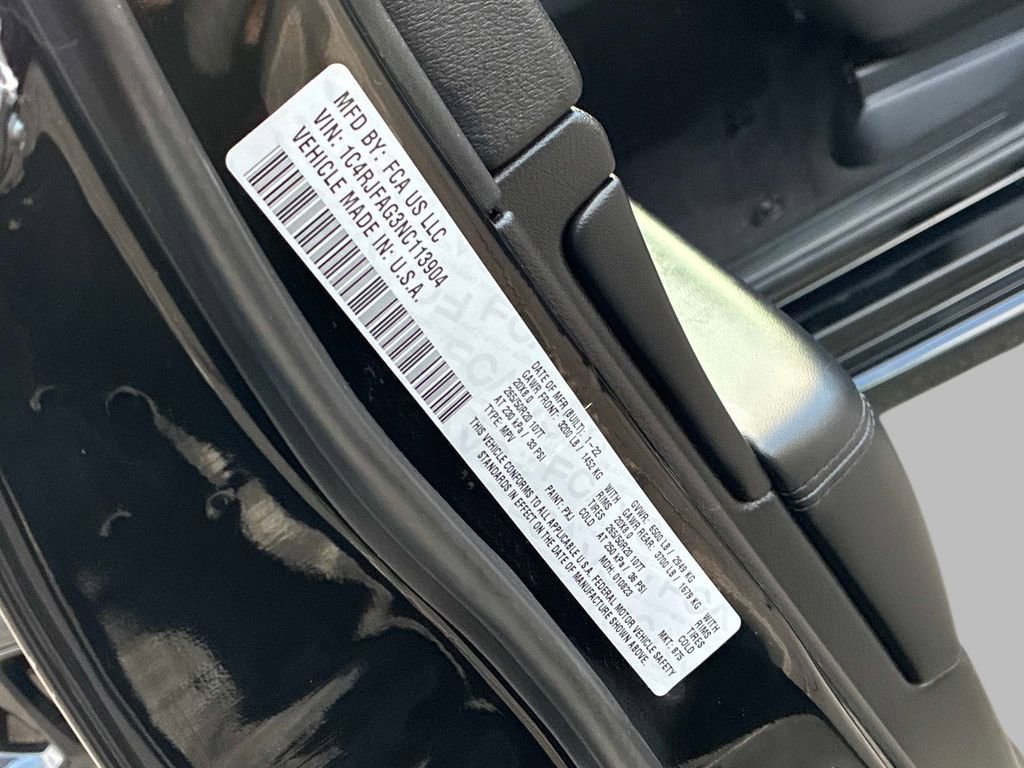 Certified 2022 Jeep Grand Cherokee Laredo X image 22