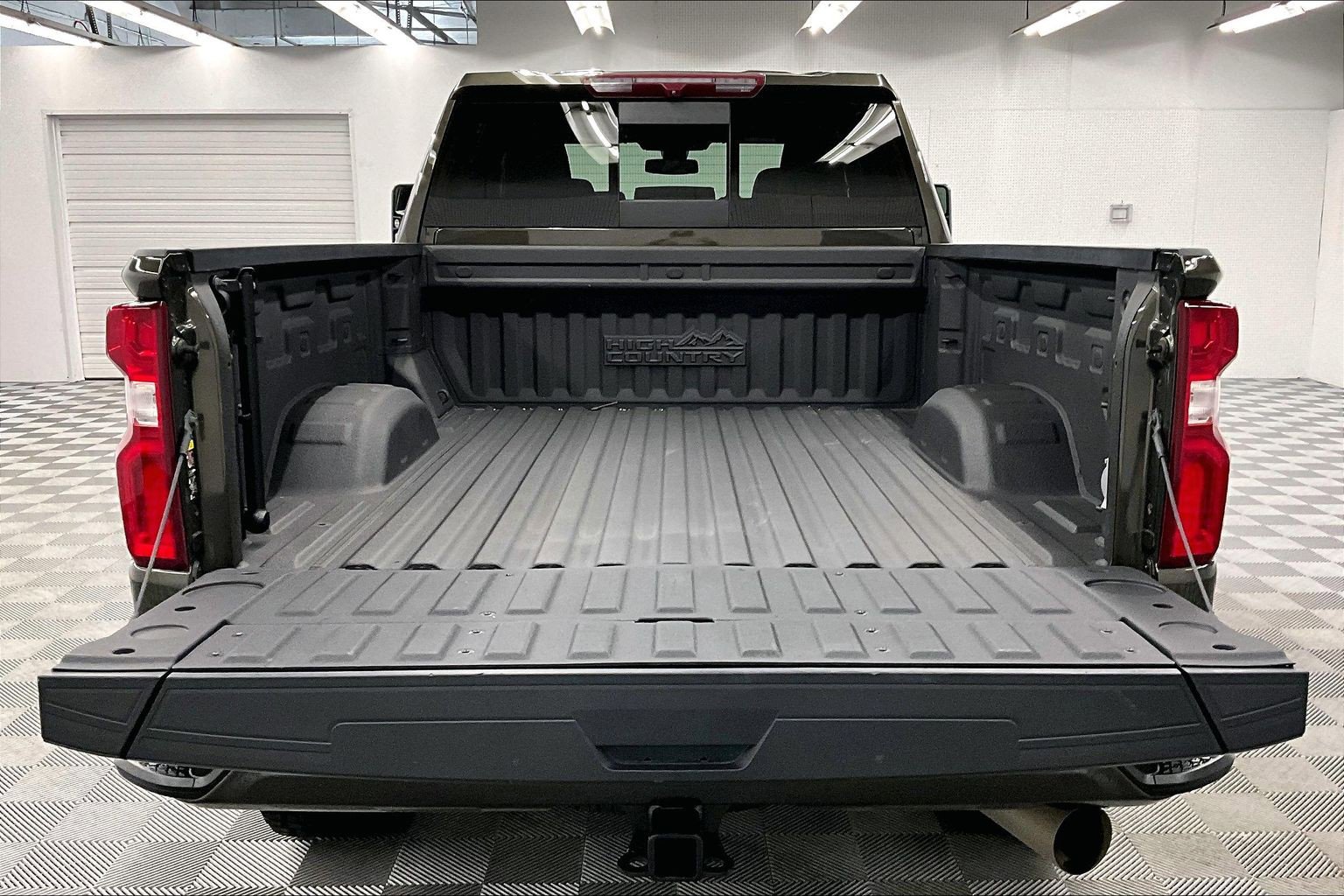 Used 2022 Chevrolet Silverado 3500 High Country w/ Safety Package II AWD/4WD image 32