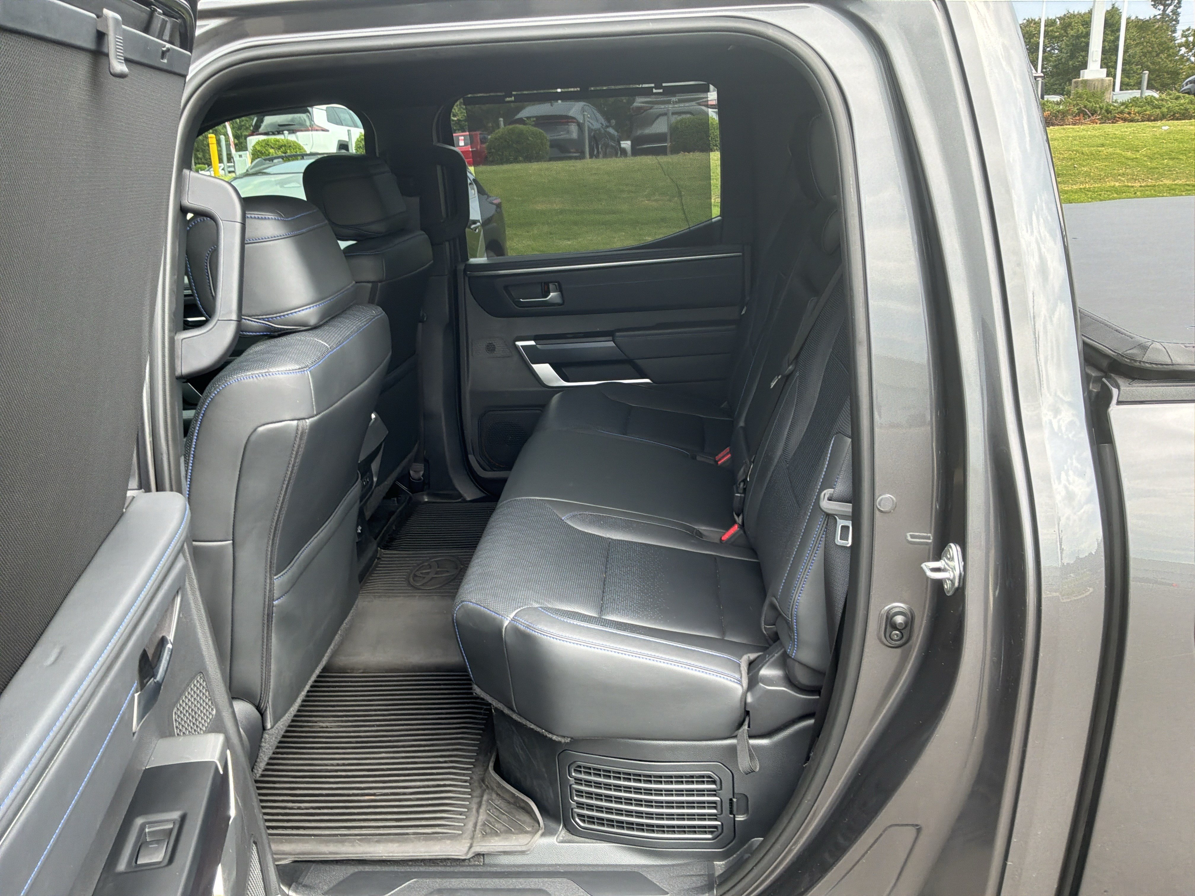 Used 2024 Toyota Tundra Platinum w/ TRD Off-Road Package AWD/4WD image 30