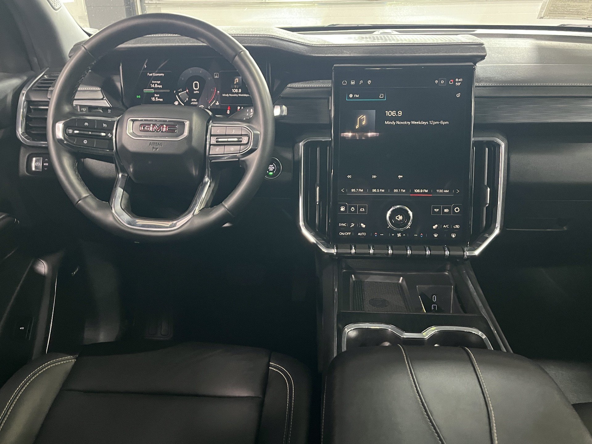 Certified 2025 GMC Acadia Elevation w/ Elevation Premium Package AWD/4WD image 10