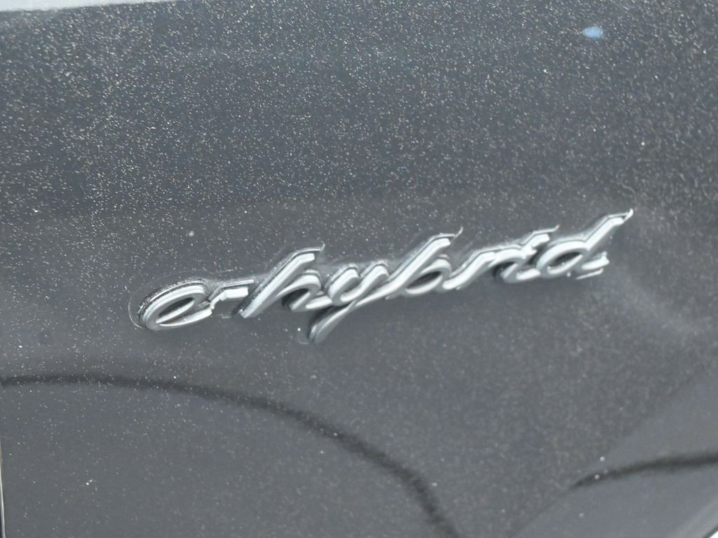 Certified 2022 Porsche Cayenne Turbo S AWD/4WD image 10