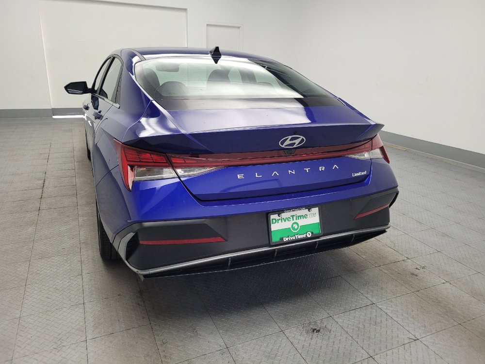 Used 2025 Hyundai Elantra Limited FWD image 6