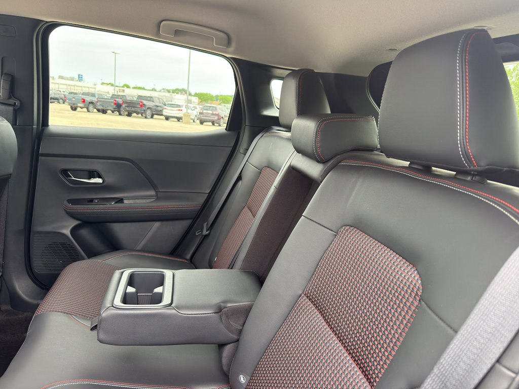 Certified 2025 Nissan Kicks SR AWD/4WD image 33