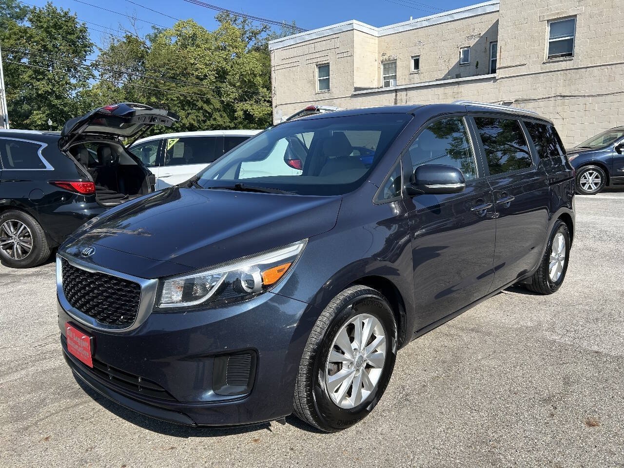 Used 2015 Kia Sedona LX FWD image 2