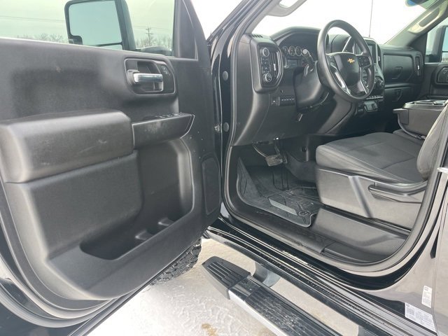 Used 2021 Chevrolet Silverado 2500 Custom w/ Custom Value Package image 12