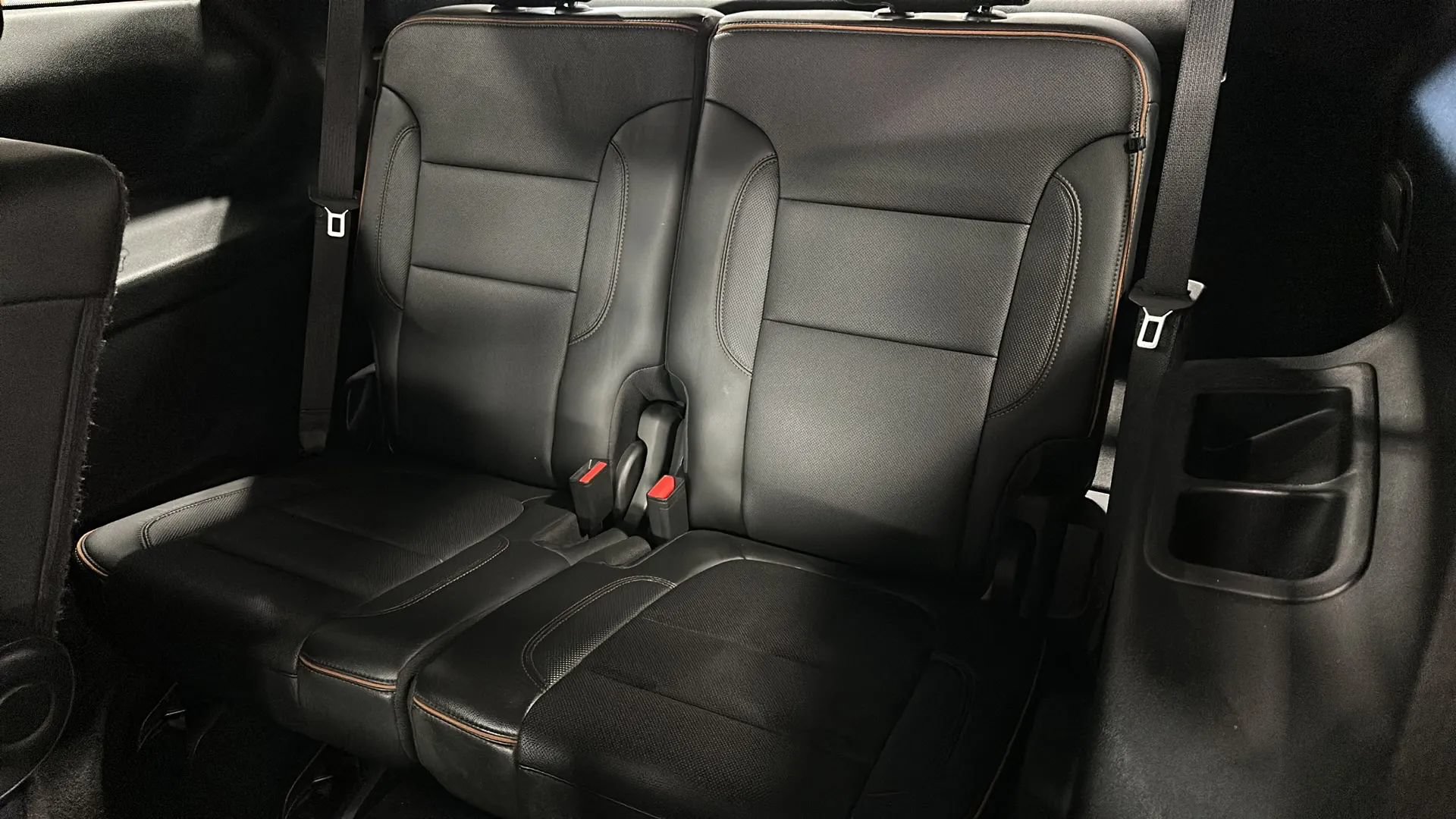 Used 2021 GMC Acadia AT4 w/ LPO, 'HIT The Road' Package AWD/4WD image 13