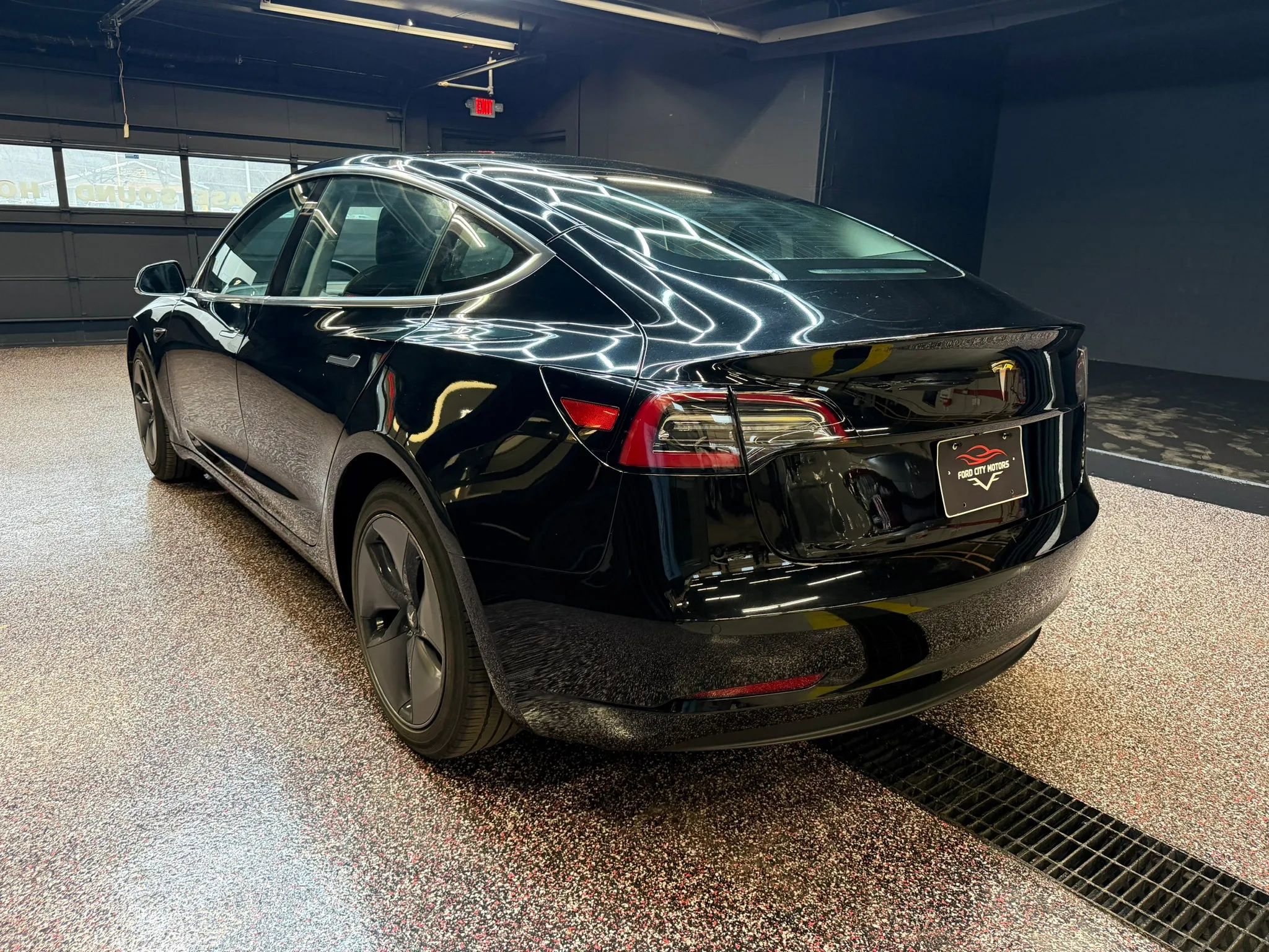 Used 2018 Tesla Model 3 Mid Range image 5