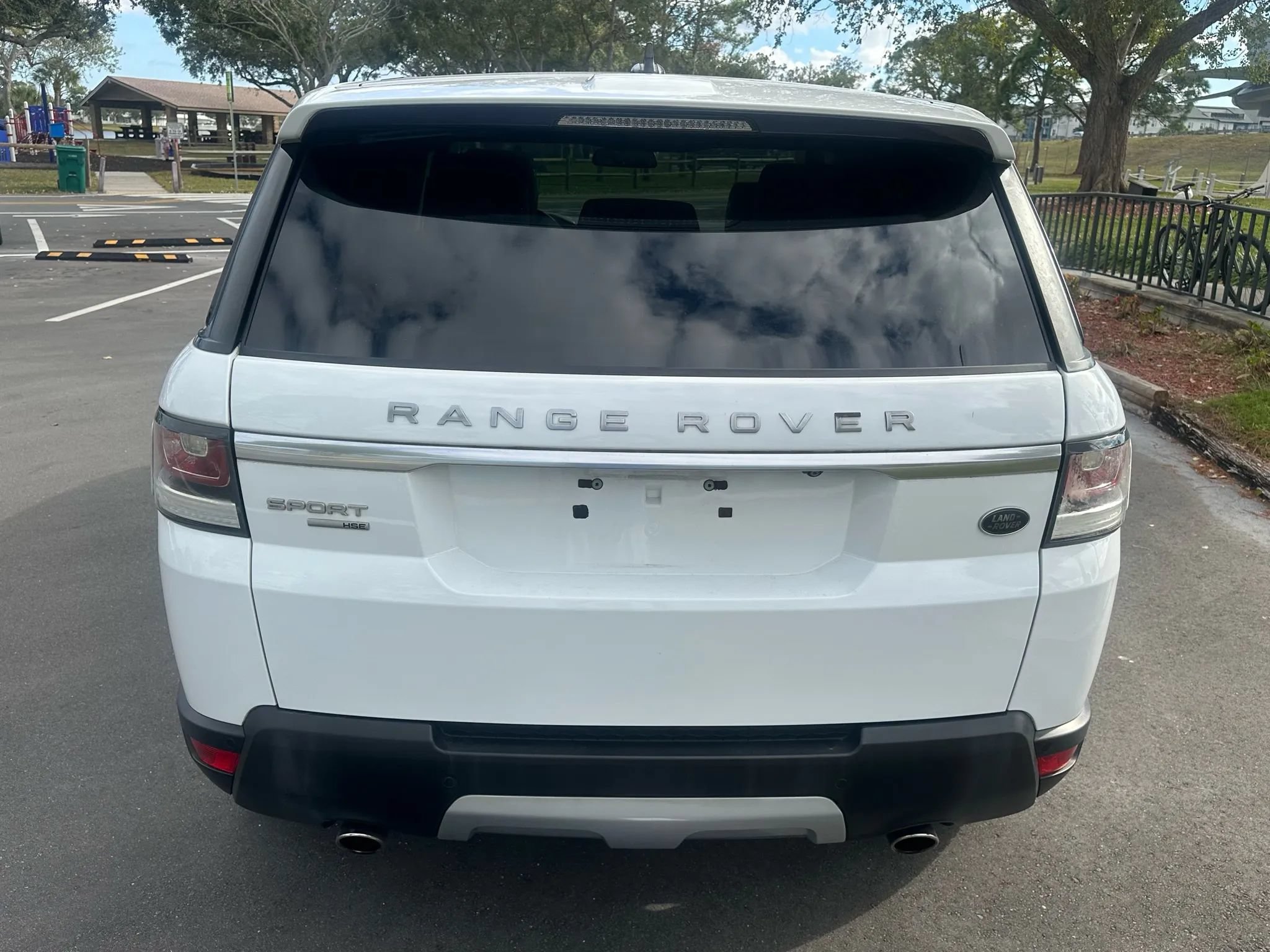 Used 2015 Land Rover Range Rover Sport AWD/4WD image 10