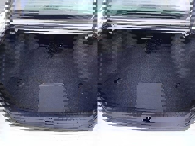 Used 2010 Buick Lucerne CXL image 11