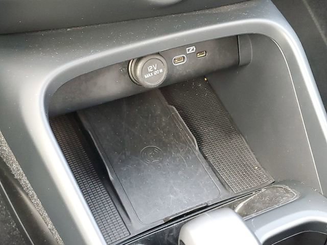 Used 2025 Volvo XC40 B5 Core image 35