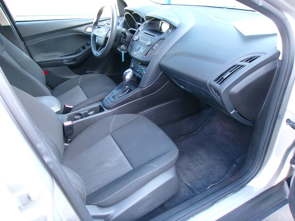 Used 2016 Ford Focus SE FWD image 9