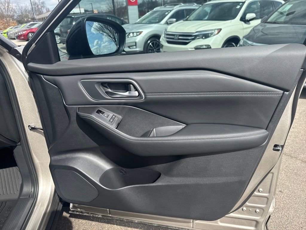 New 2026 Nissan Rogue Platinum w/ Platinum Premium Package image 40