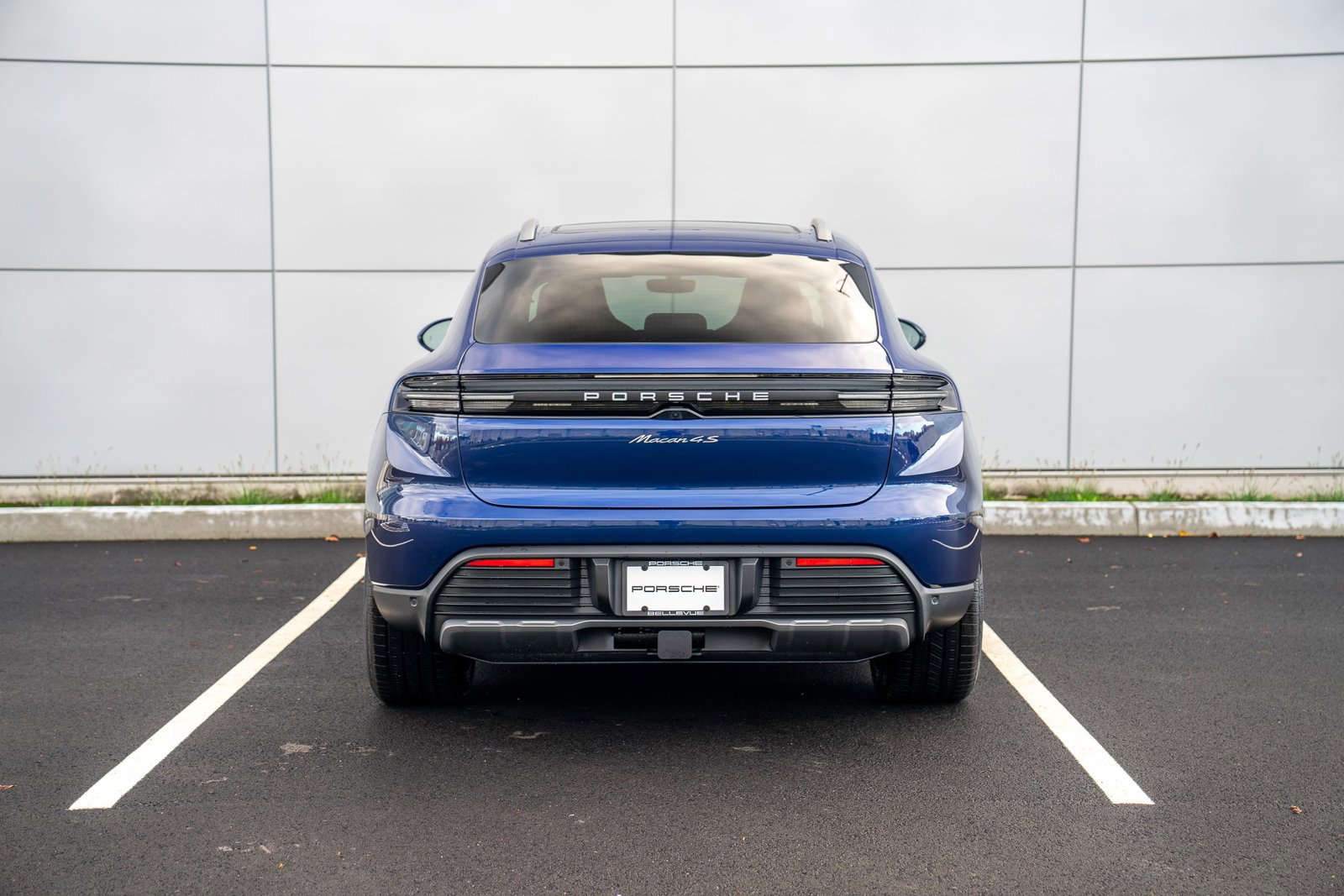 New 2025 Porsche Macan 4S Electric image 7