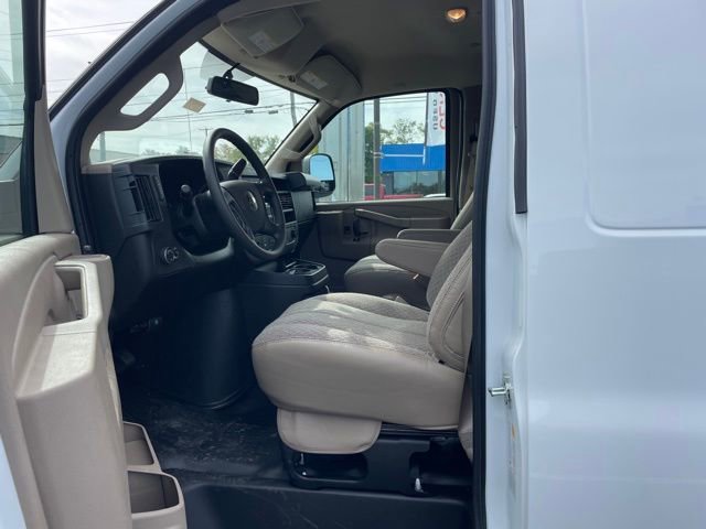 New 2025 Chevrolet Express 2500 Work Van w/ Driver Convenience Package image 6