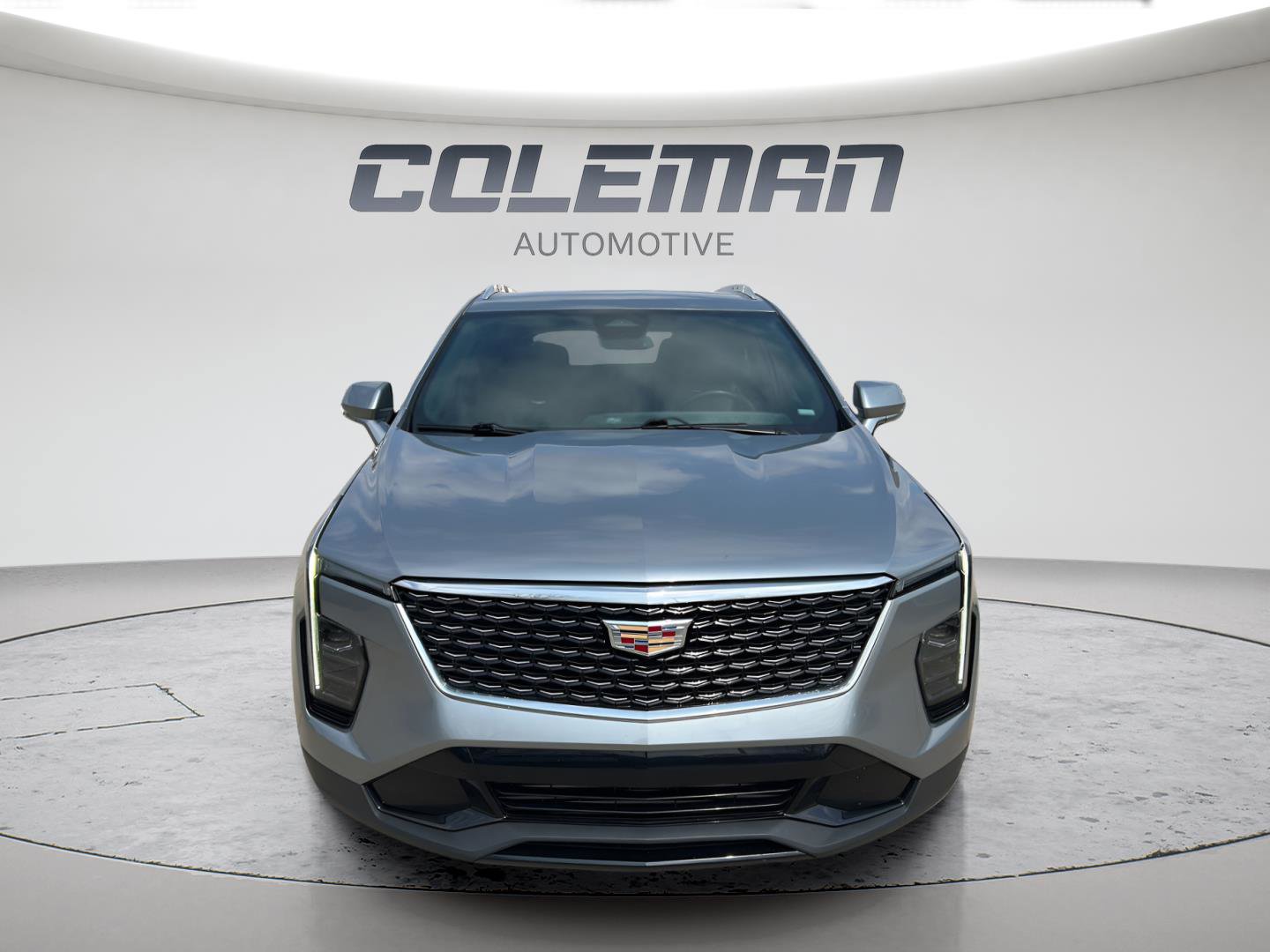 Used 2024 Cadillac XT4 Premium Luxury FWD image 2