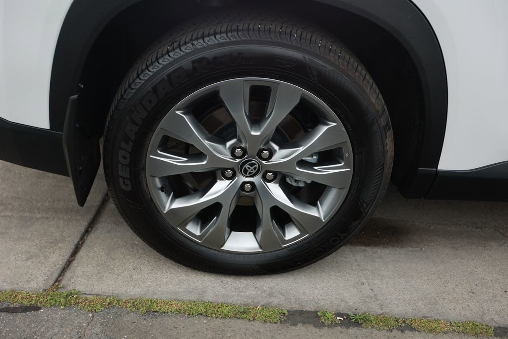 Used 2024 Toyota Grand Highlander Limited image 9