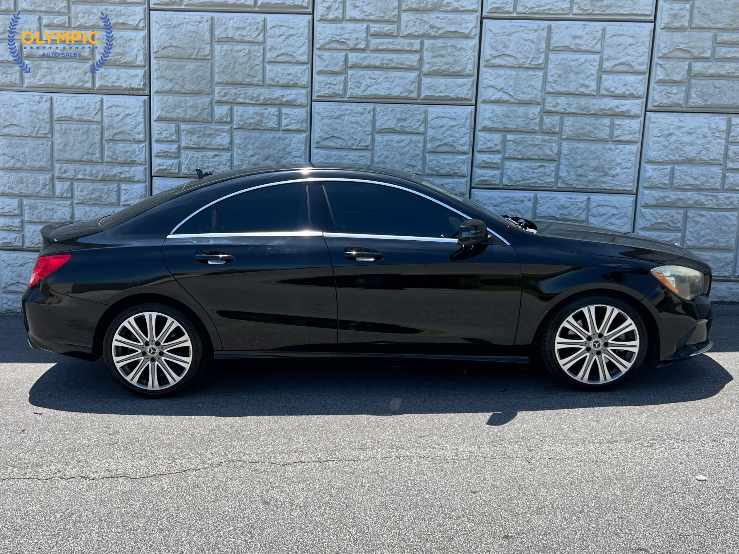 Used 2018 Mercedes-Benz CLA 250 w/ Convenience Package image 8