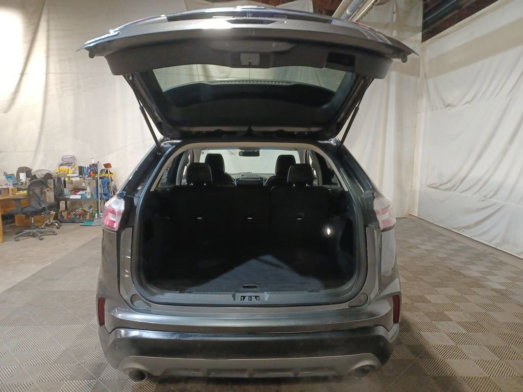 Used 2020 Ford Edge SEL image 19