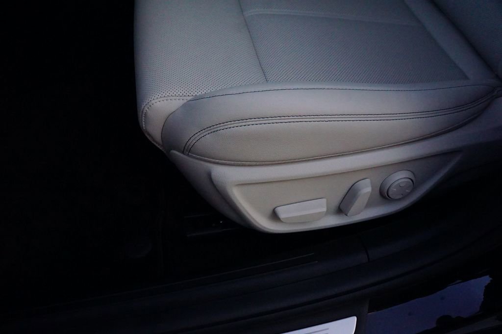 Certified 2026 Genesis G70 2.5T image 15