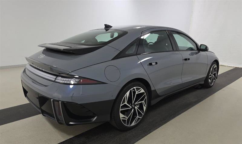 Used 2025 Hyundai Ioniq 6 Limited RWD image 4