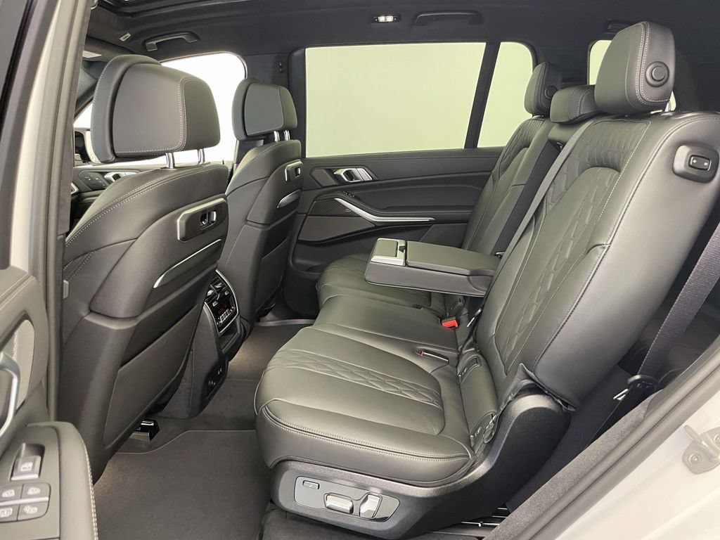New 2027 BMW X7 M60i AWD/4WD image 16