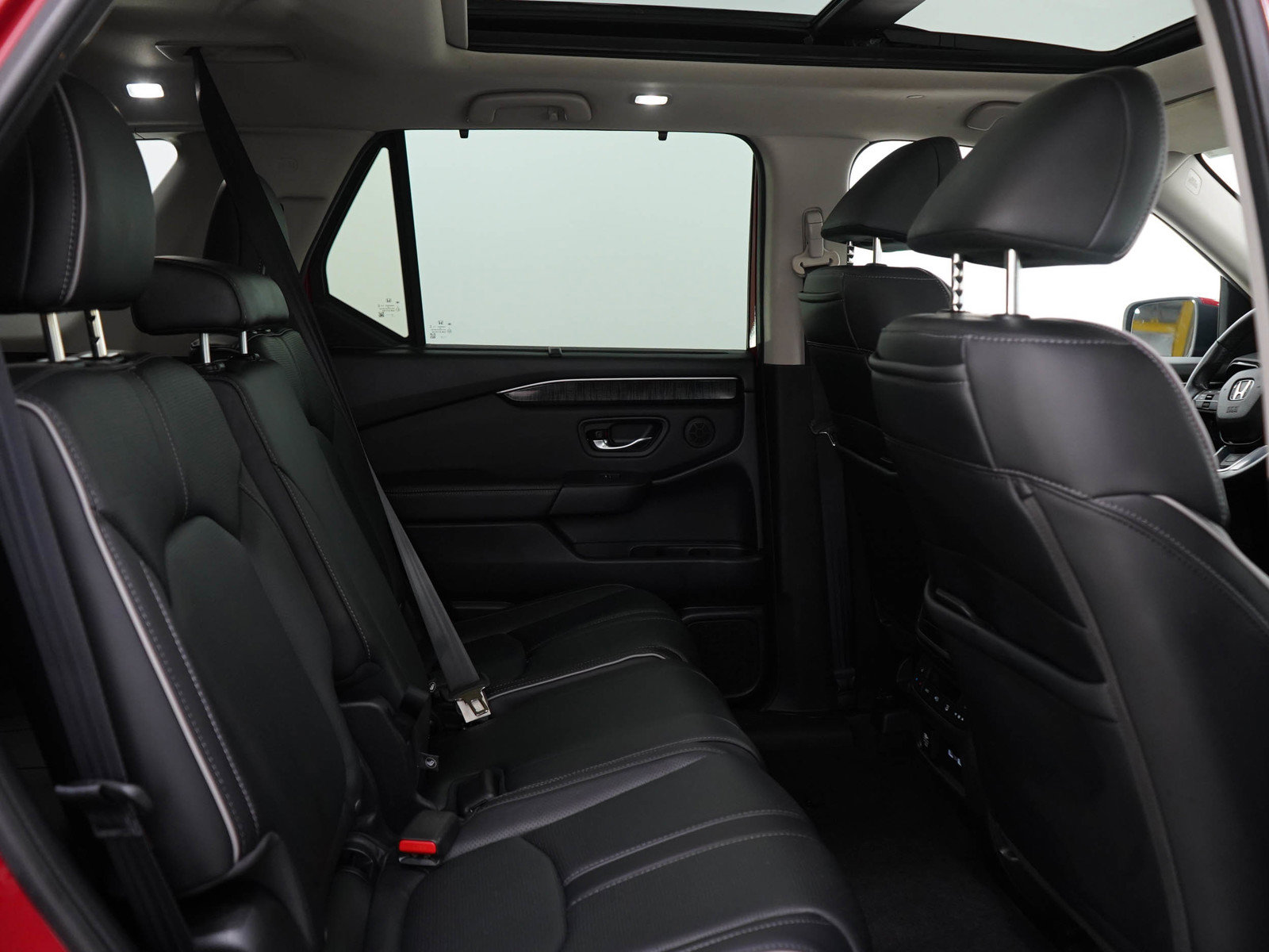 Used 2023 Honda Pilot Touring image 12