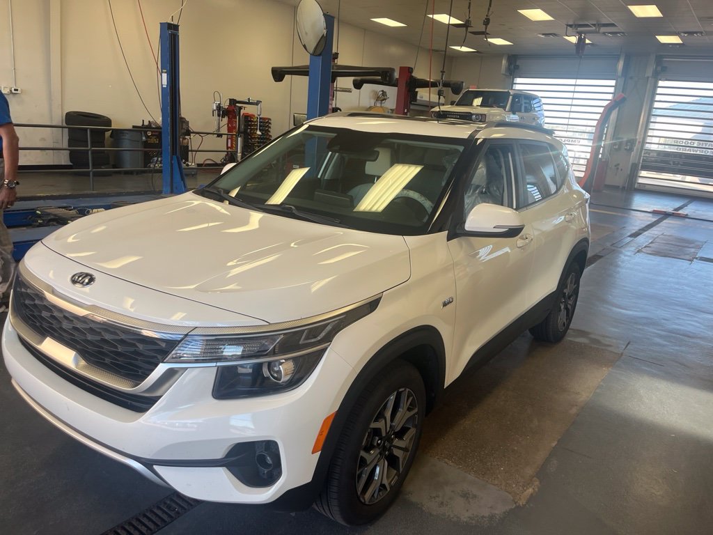Used 2021 Kia Seltos EX AWD/4WD image 2