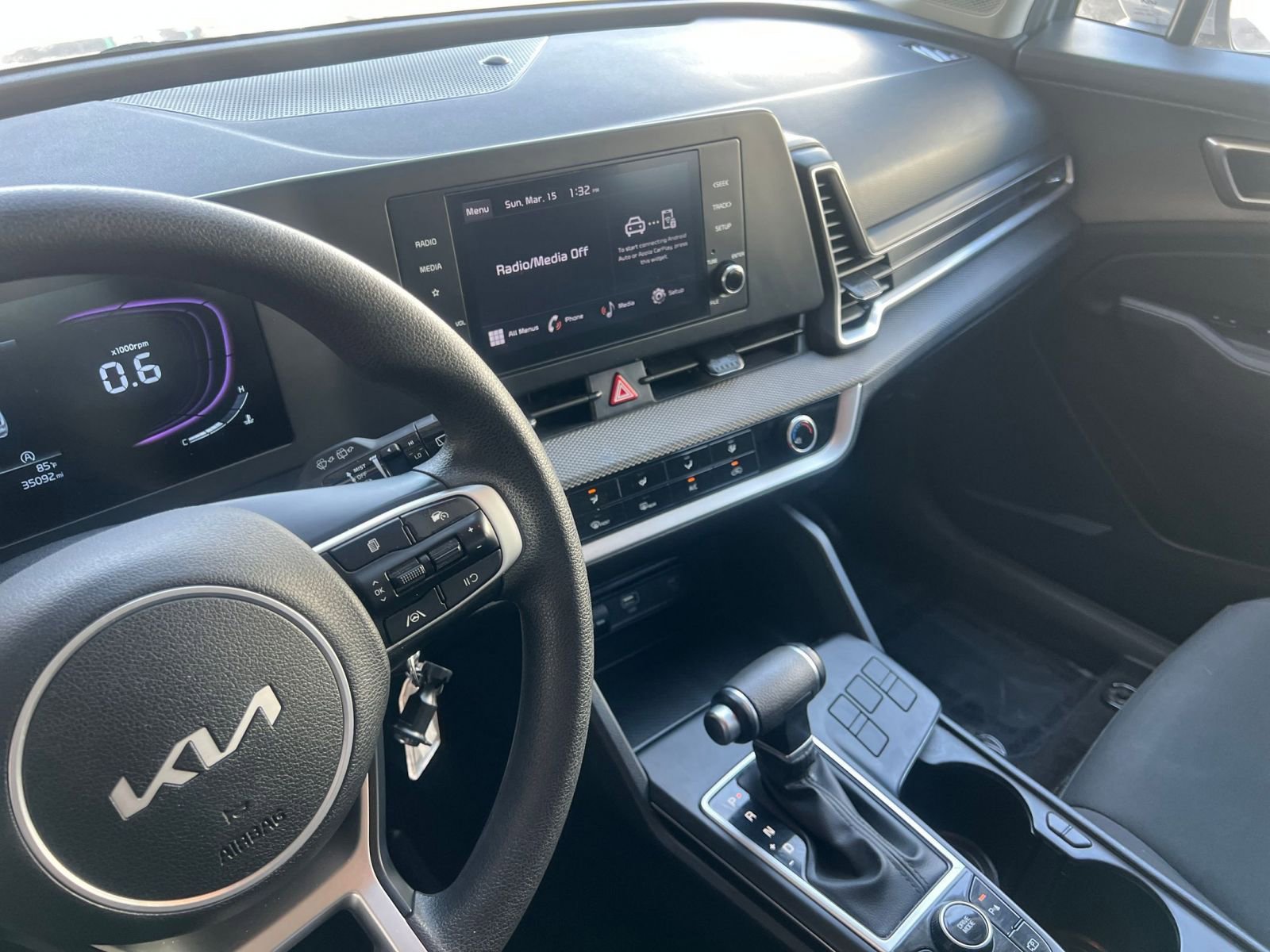 Used 2025 Kia Sportage LX image 20