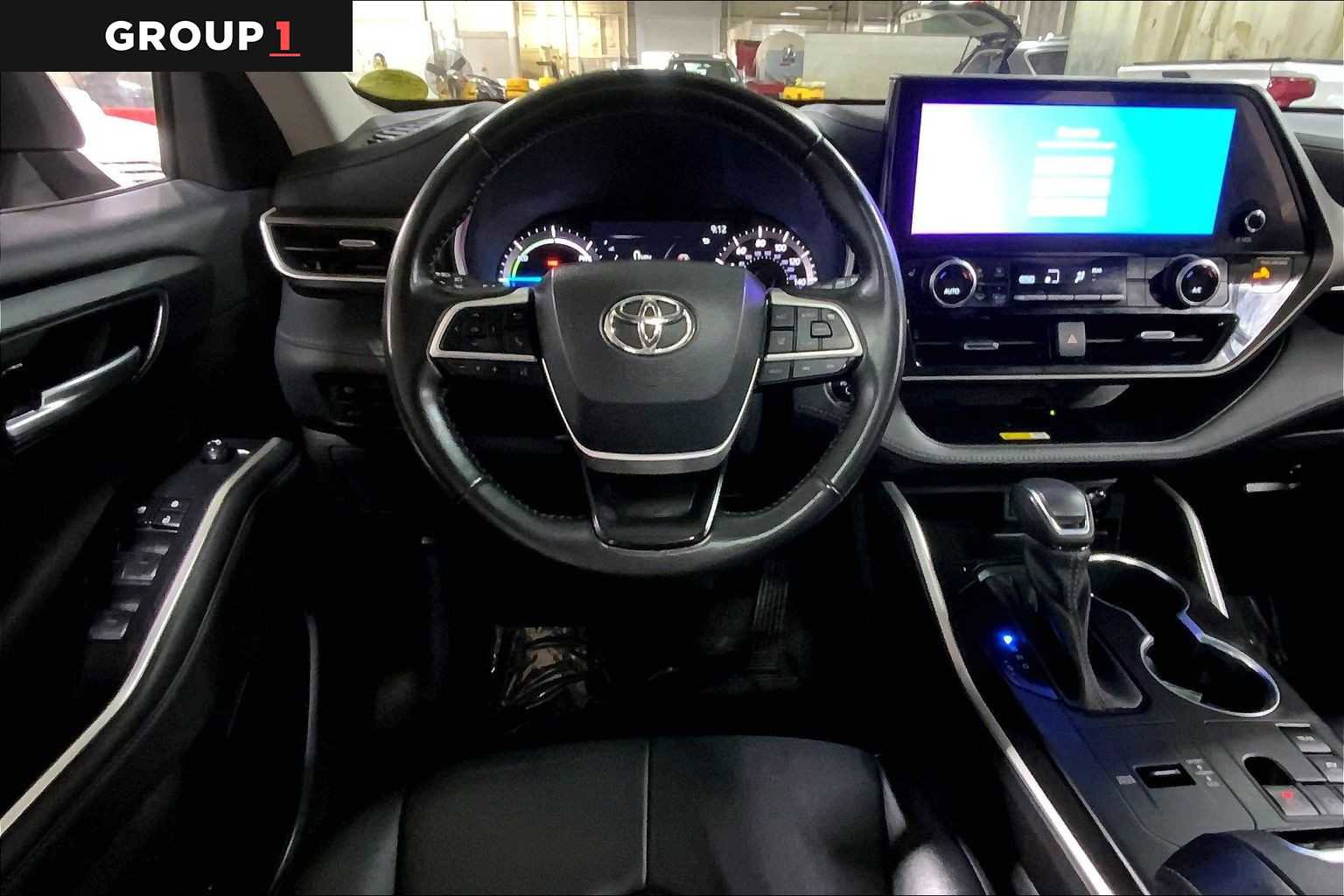 Used 2023 Toyota Highlander XLE image 6