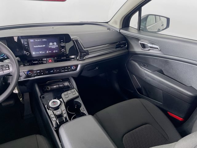 Used 2025 Kia Sportage LX FWD image 22