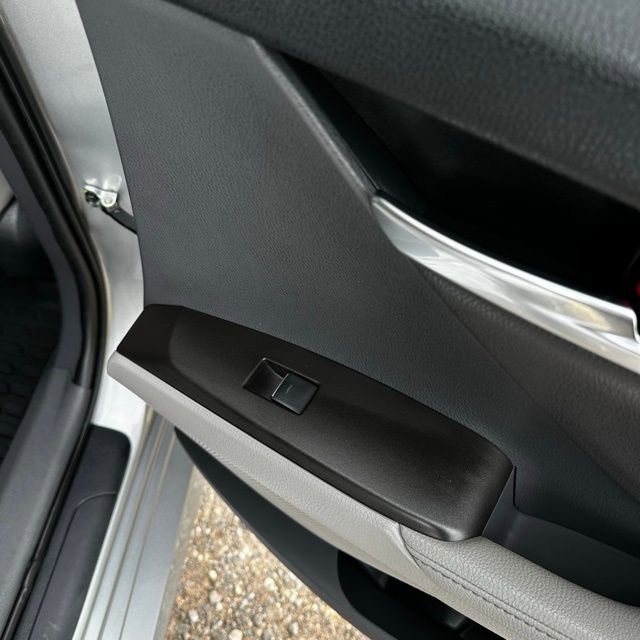 Used 2022 Toyota Camry XLE w/ Navigation Package FWD image 17