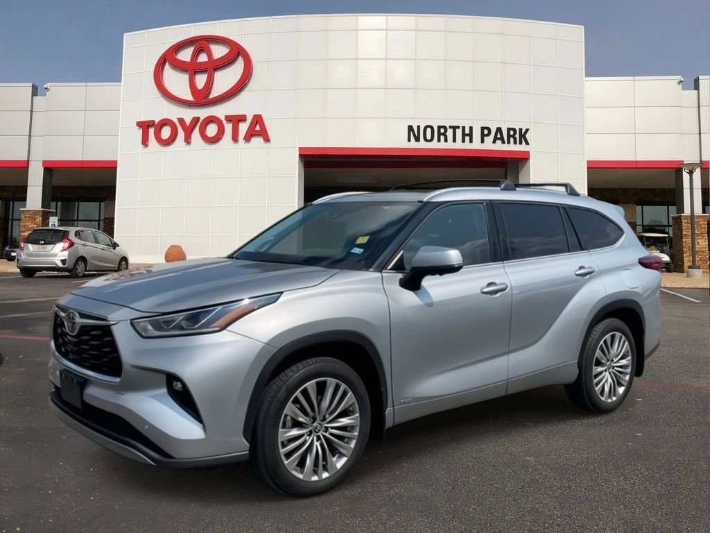 Used 2023 Toyota Highlander Platinum