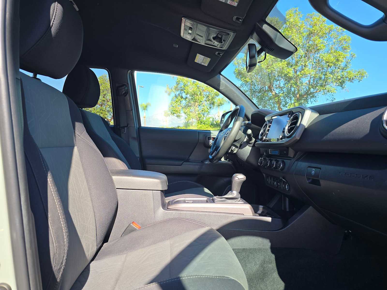 Used 2022 Toyota Tacoma TRD Off-Road image 11