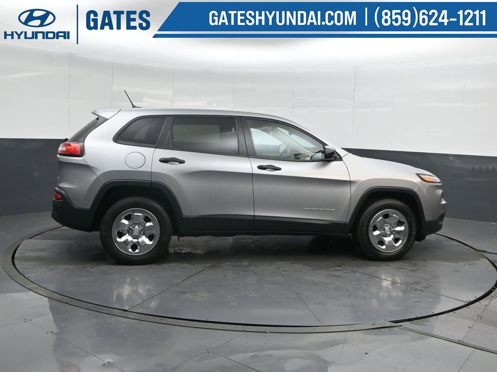 Used 2017 Jeep Cherokee Sport w/ Safety Group image 3
